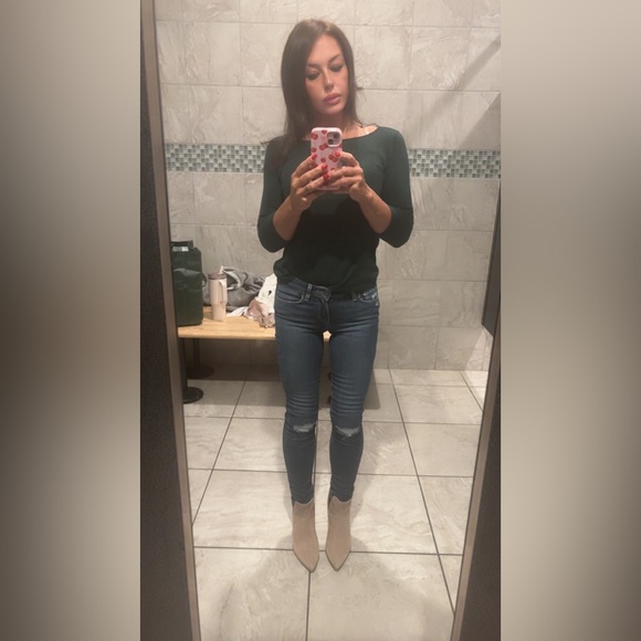 Meet your posher!💍🎀👑🐯💪💏 Top rated seller🏆🏅 - Picture 11 of 12